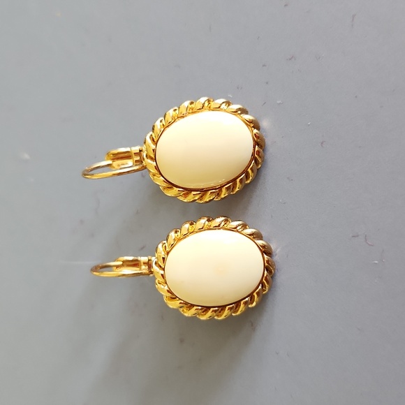 Jewelry - Elegant Gold and Cream Earrings
